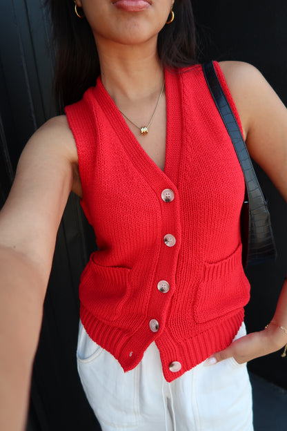 RED KNIT VEST