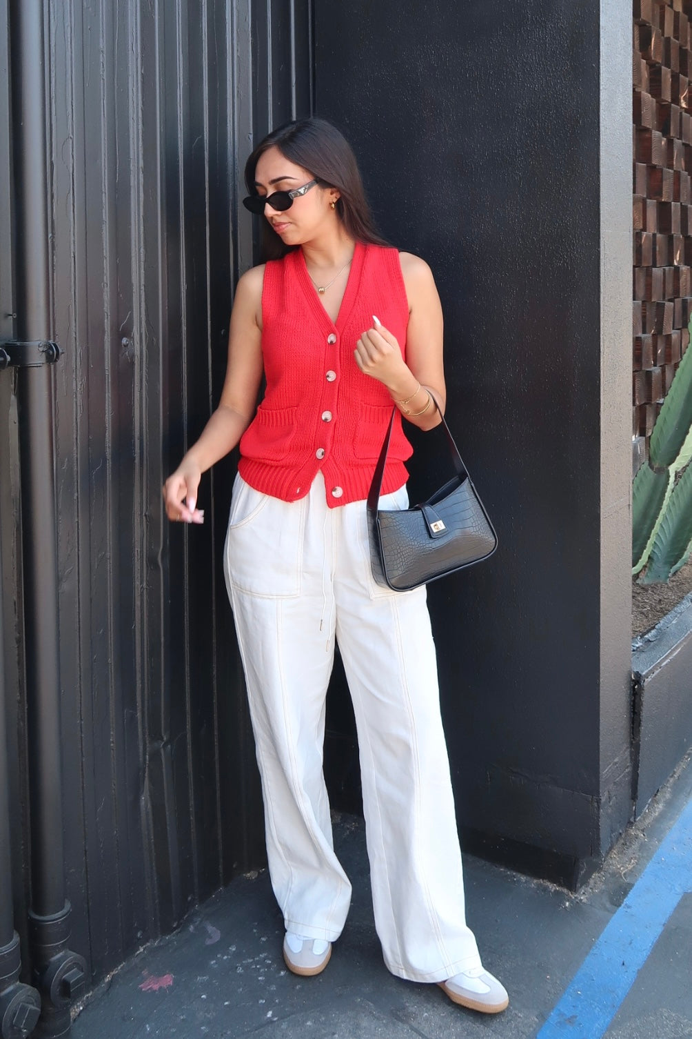 RED KNIT VEST